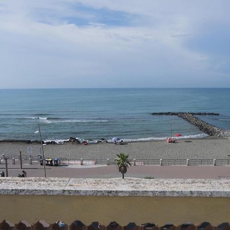 Domus Anna Appartement Ostia Buitenkant foto